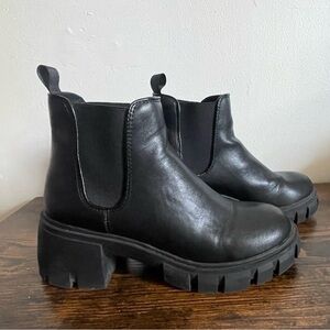 Steve Madden Howler Boots - Size 5.5